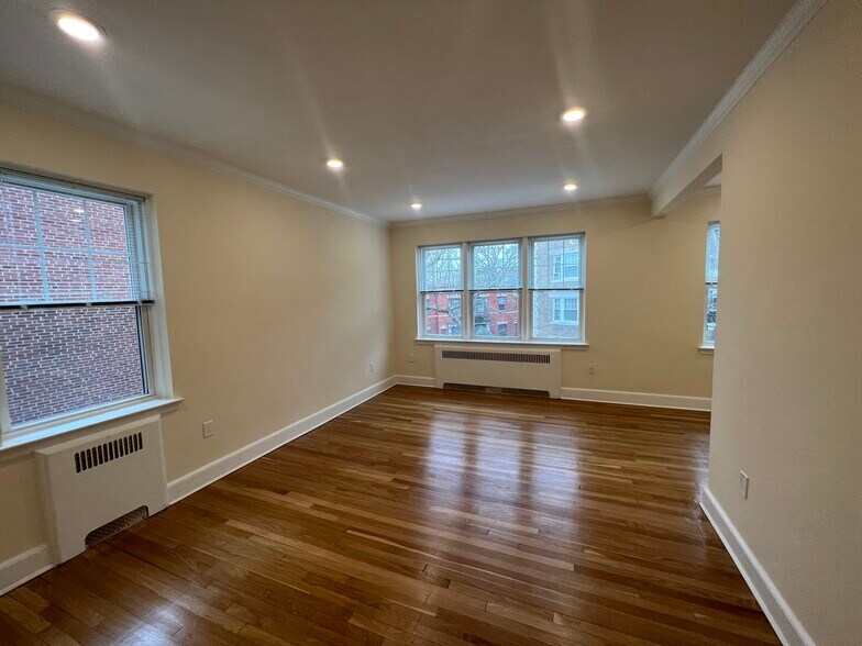 Building Photo - 75 Kilsyth Rd