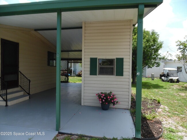 Building Photo - 327 Macadamia Dr