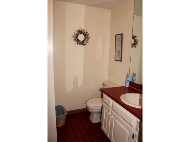 Building Photo - 619 Otter Rd