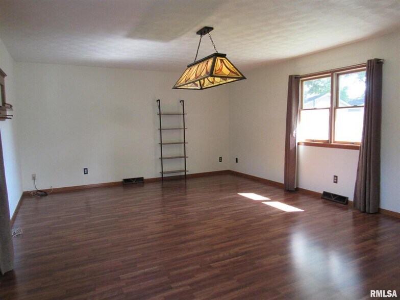 Building Photo - 2154 W 36th St