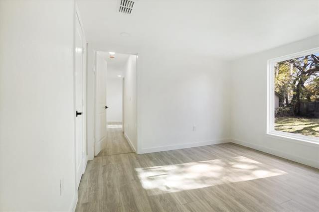 Building Photo - 450 Hickory St