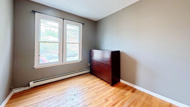 Building Photo - 305 Cator Ave