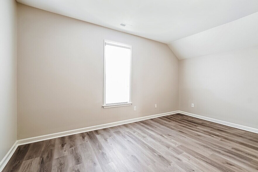 Building Photo - 240 Haywood Ln