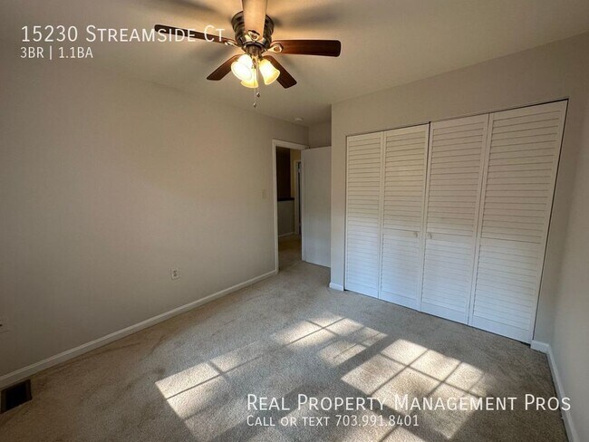 Building Photo - 15230 Streamside Ct