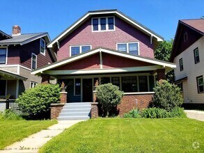 Building Photo - Charming 3-Bedroom, 1 1/2 Bath Upper Duple...