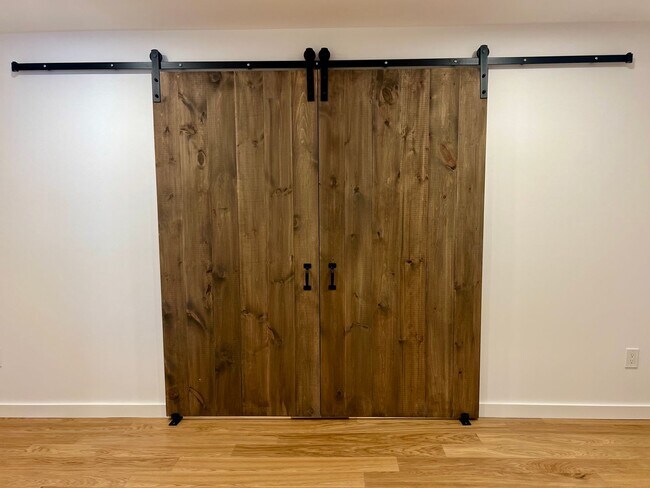 Building Photo - 179 Butternut St