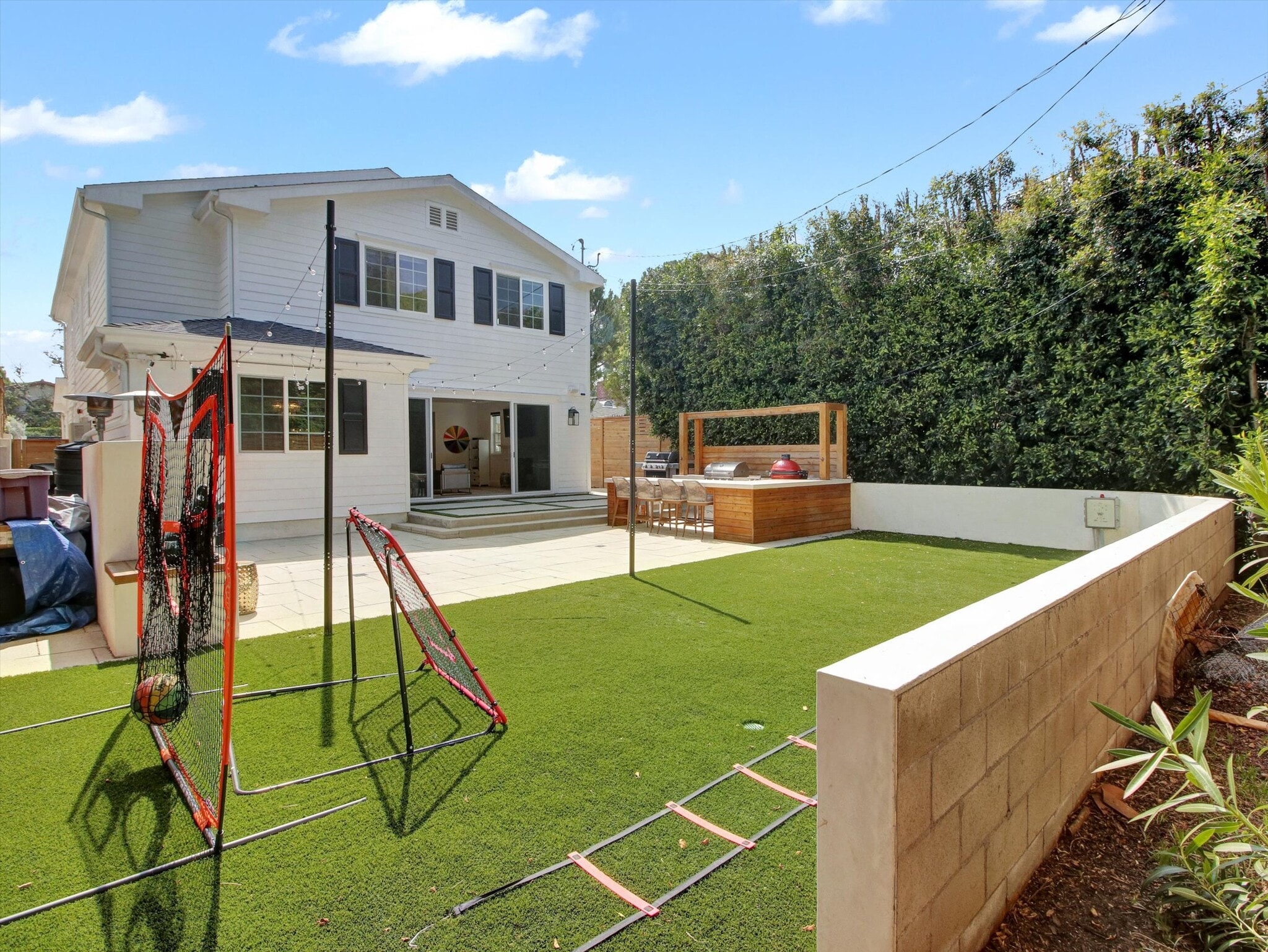 Building Photo - 10593 Kinnard Ave