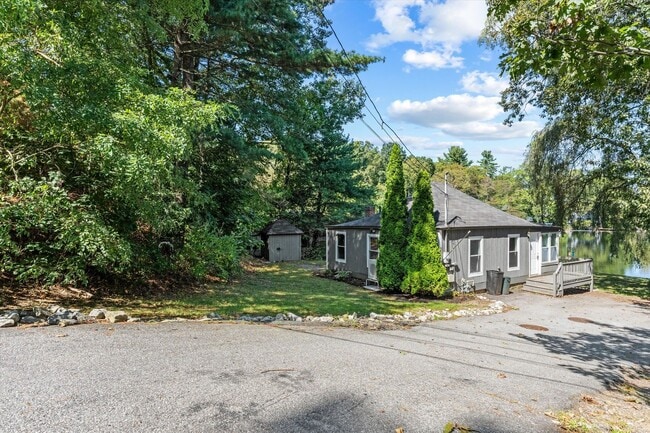 Building Photo - 280 Groton Rd