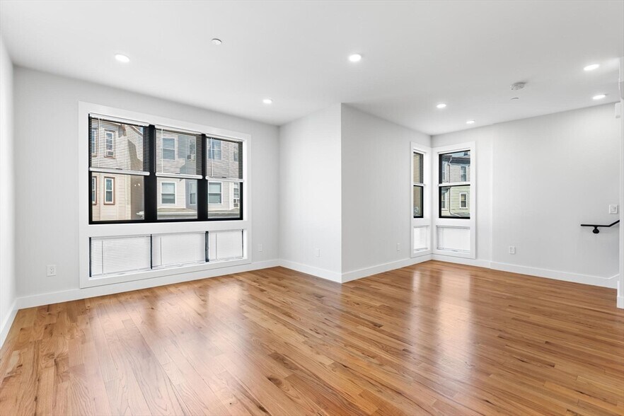 Building Photo - 180 Bennington St