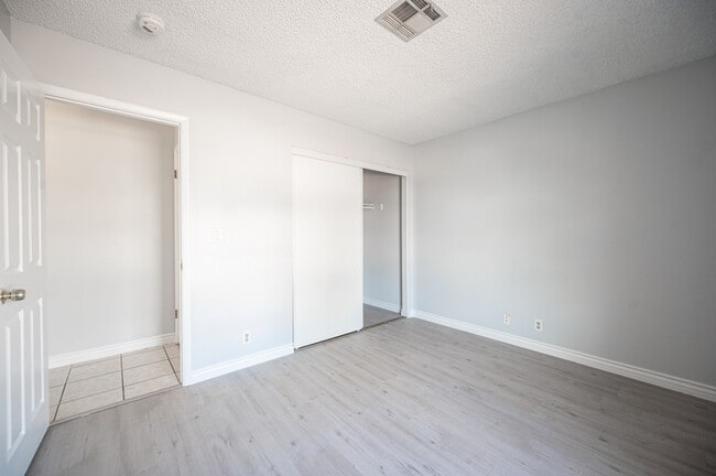 Building Photo - 2247 Heavenly View Dr