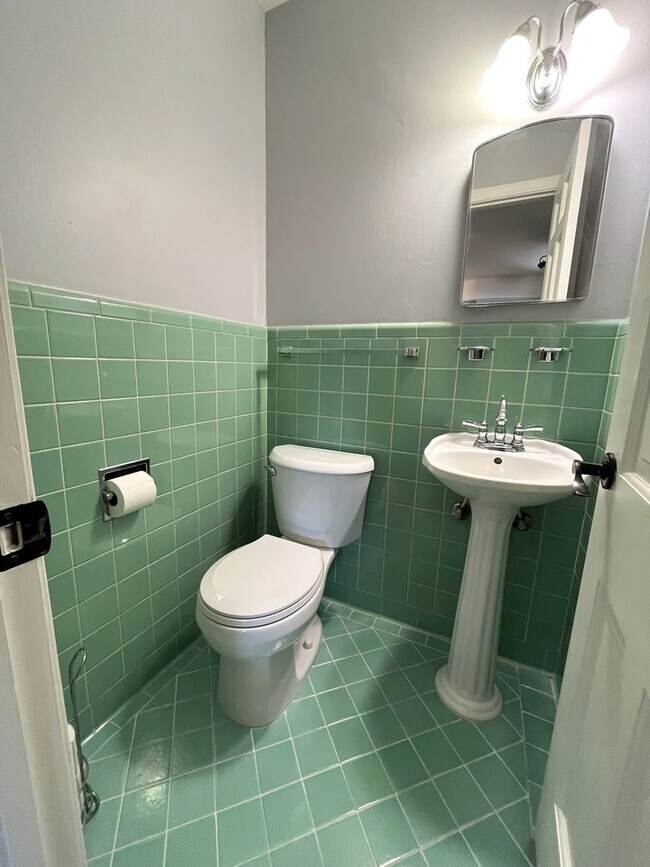 Building Photo - 2 Bed 1.5 Bath 1 Car Garage in the GRADY MUSGRAVE LAKESIDE Addition