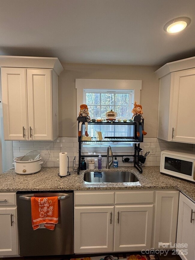 Building Photo - 518 Lake Head Rd