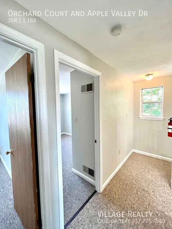 Building Photo - 302 Orchard Ct