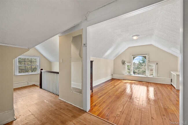 Building Photo - 32 Merriam Ave