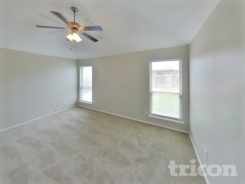 Building Photo - 4200 Agate Dr