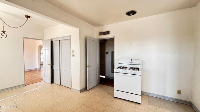 Building Photo - 2731 Idalia Ave