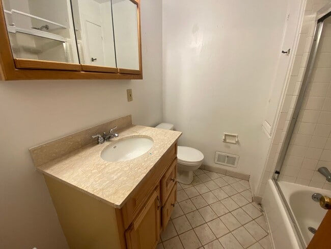 Building Photo - Large 4 Bedroom House, Franklin Regional School District - Available February!