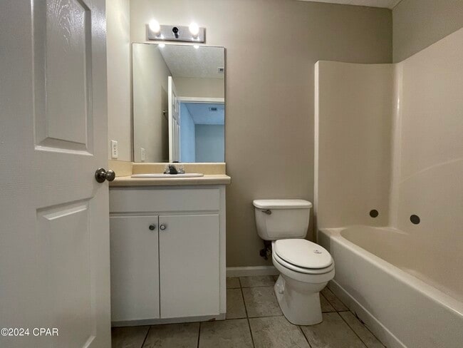 Building Photo - 7106 N Lagoon Dr