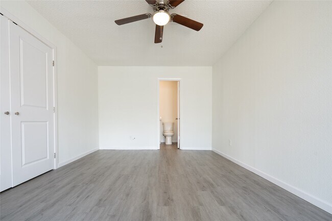 Building Photo - 6324 Shadow Tree Dr