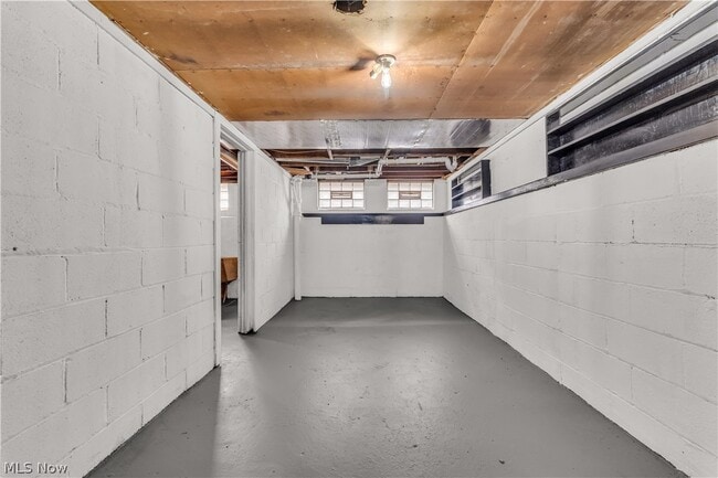 Building Photo - 441 E 250th St