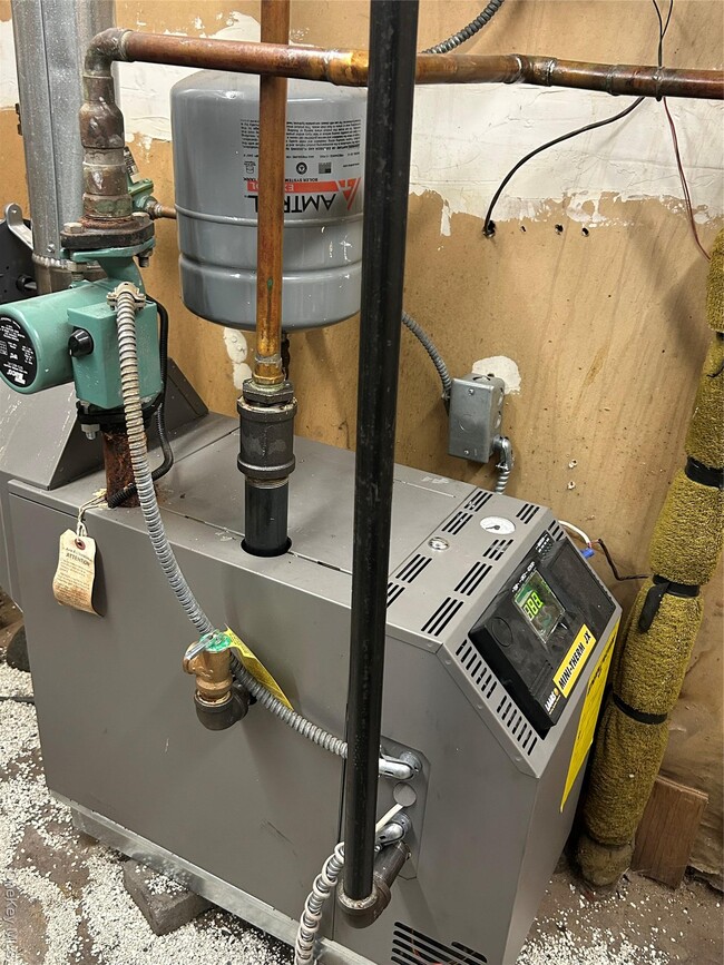 Building Photo - 33 Horatio St