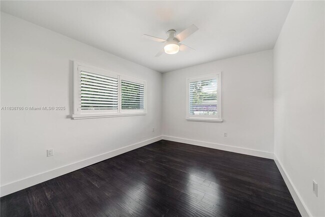 Building Photo - 6700 SW 49th Terrace