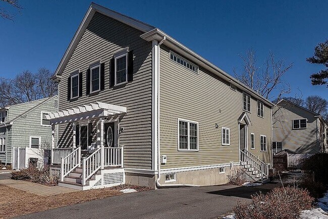 Building Photo - 19 Shean Rd