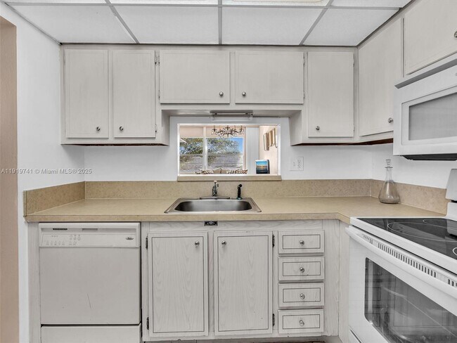 Building Photo - 5102 NW 36th St