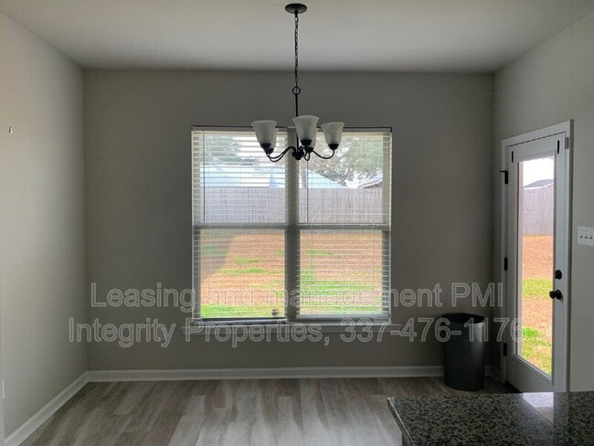 Building Photo - 201 St Caillin St