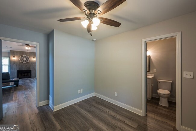 Building Photo - 895 Halston Ct