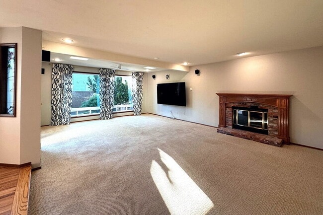 Building Photo - 12941 NE 71st St