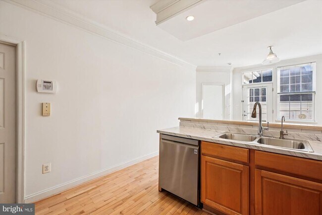 Building Photo - 502 Lawson Way