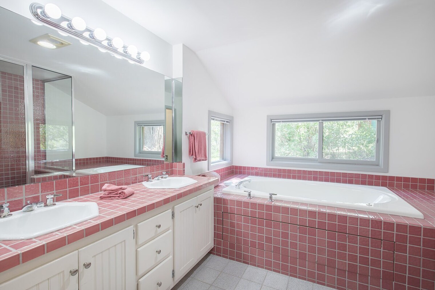 Building Photo - 25154 CO-145