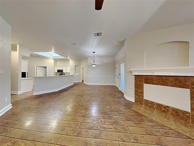 Building Photo - 2461 Wagonwheel Dr