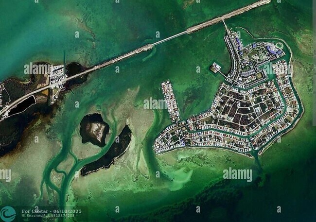 Primary Photo - 300 Duck Key Dr