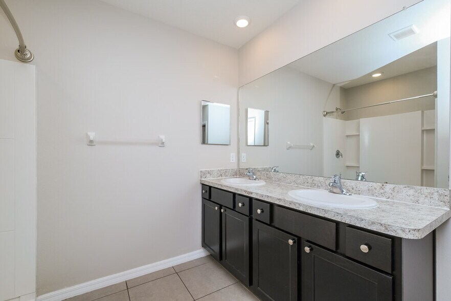 Building Photo - 10222 Cloudburst Ct