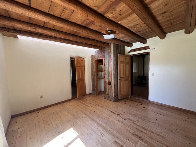 Building Photo - 507 Upper Ranchitos Rd