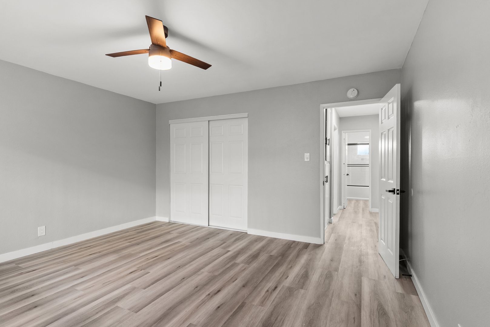 Building Photo - 10442 Lampson Ave