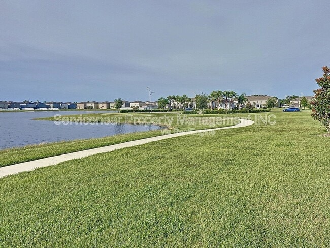 Building Photo - 734 Royal Empress Dr