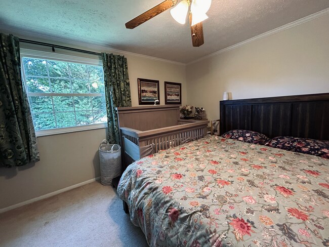 Building Photo - 9802 Brightlea Dr