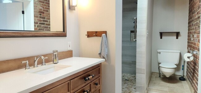 Building Photo - Beautiful Ft Hunt Area Home