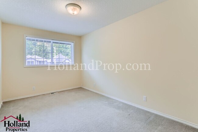 Building Photo - 1612 NE Parkside Dr