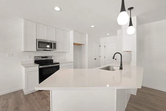 Building Photo - 43 Fairmount Grv Dr