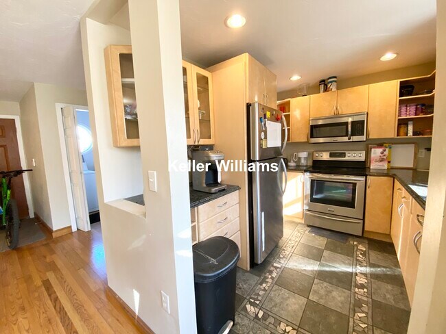Primary Photo - 1440 Tremont St