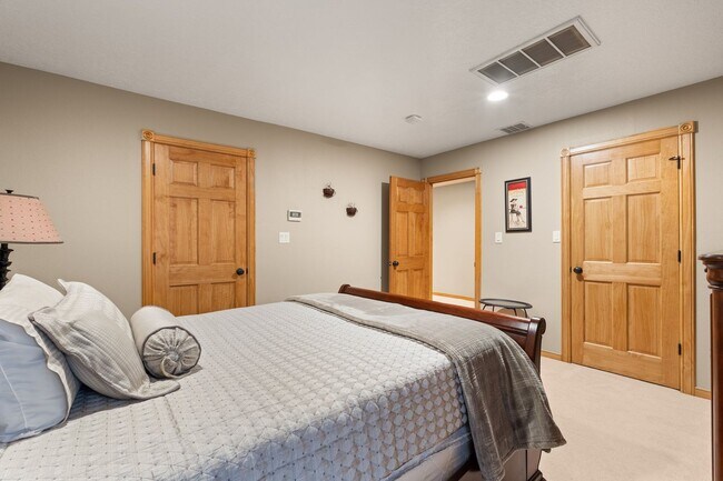 Building Photo - Rio Rancho Gem - Stunning 4-Bedroom Home –...