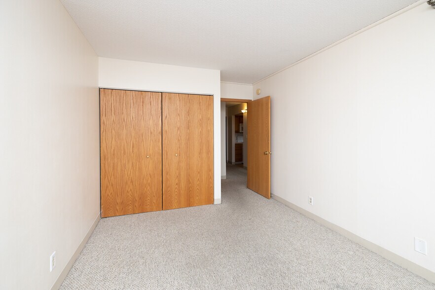 Building Photo - 291 7th St W