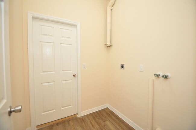 Building Photo - 2 STORY-3/3/1 DUPLEX
