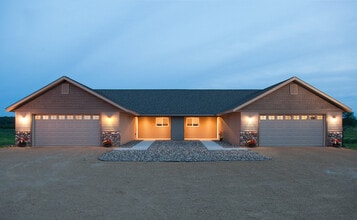 Building Photo - 754 Magoo Rd