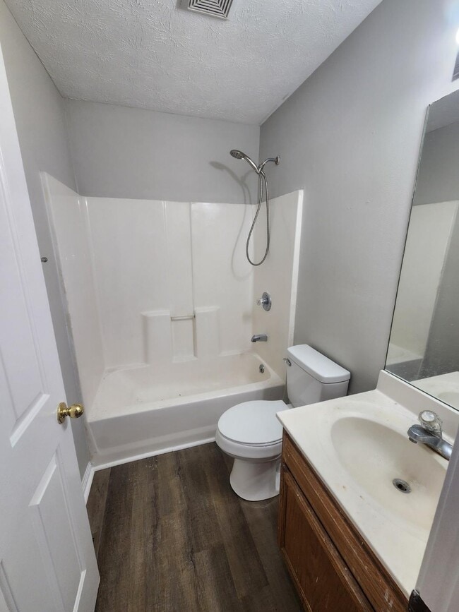 Building Photo - 113 Karen Ct