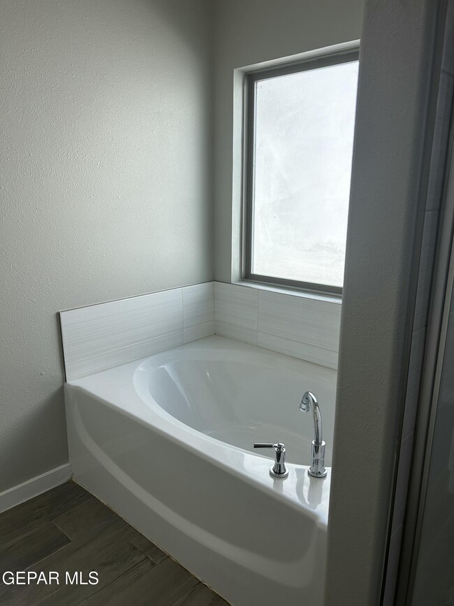 Building Photo - 10608 Hidden Palm Pl